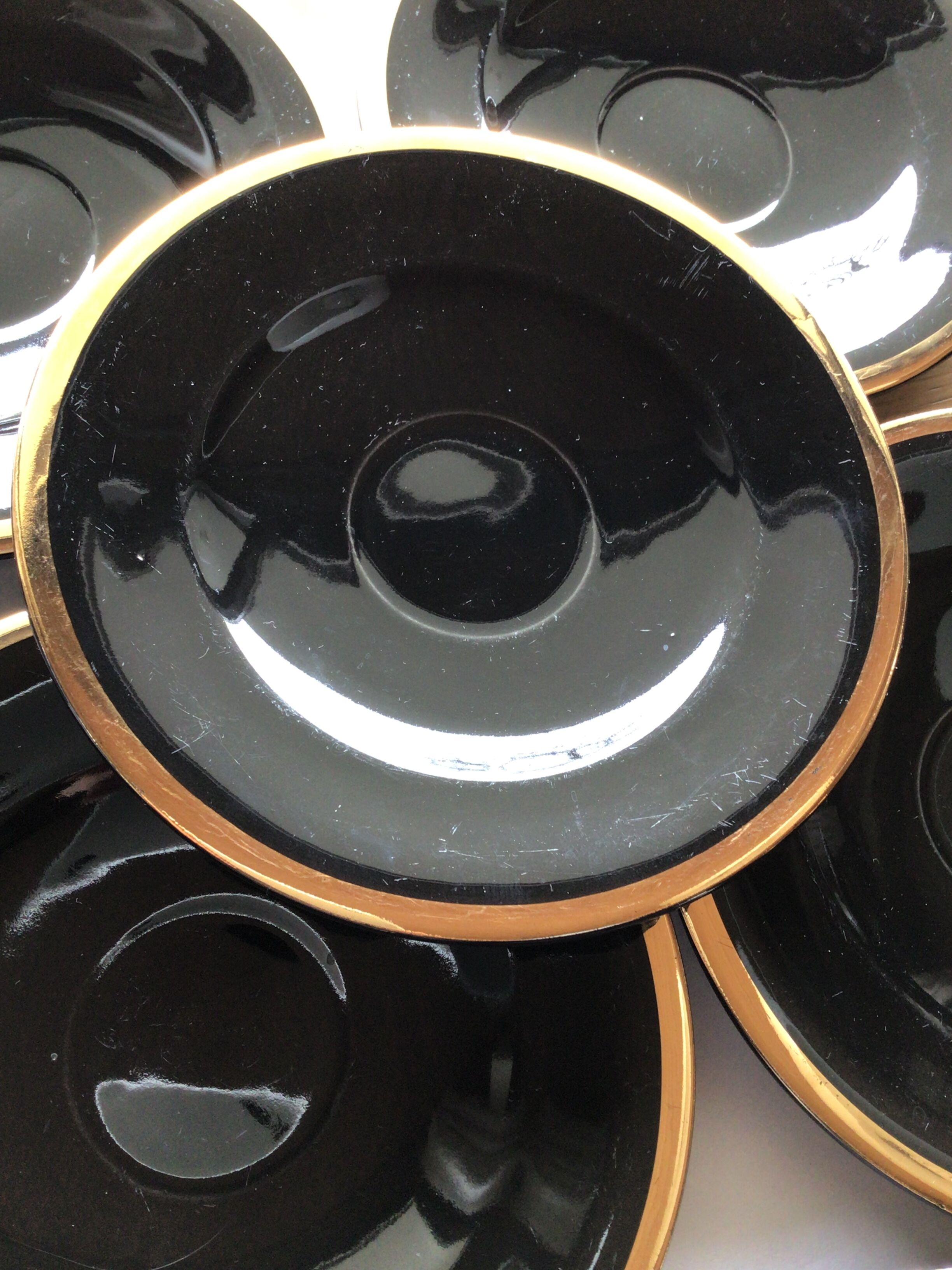 6 Black cups and colors Salins la Baule with saucers