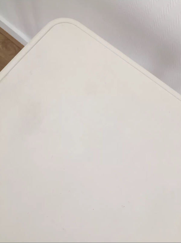 Table Mariolino d'Enzo Mari éditée par Magis