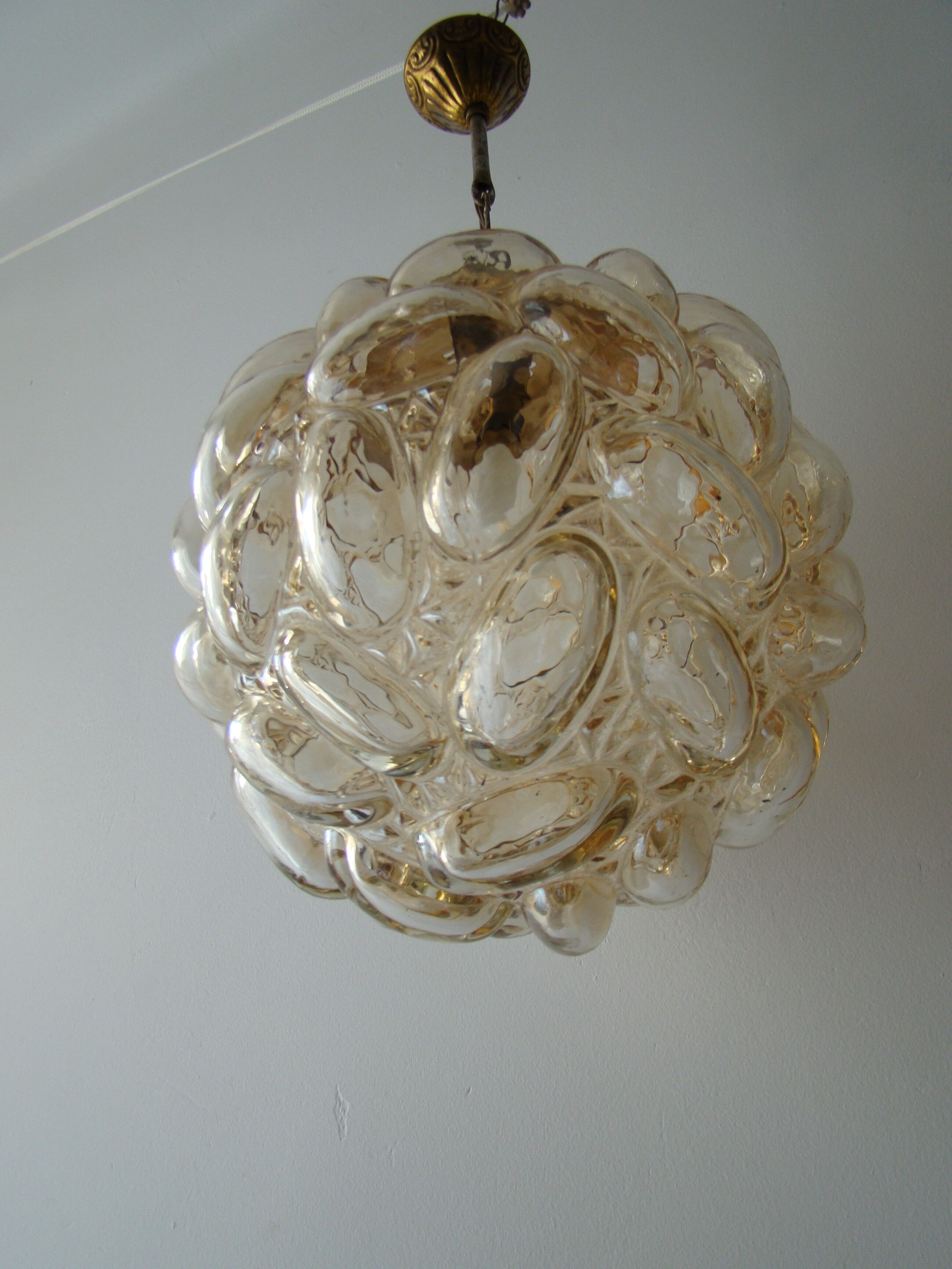 Suspension bubble par Helena Tynell