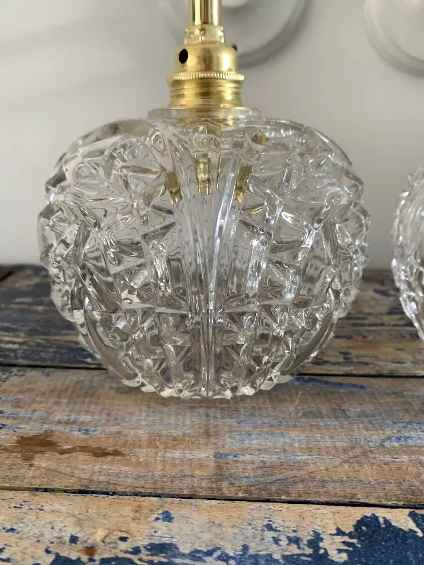 Set of wall sconces in chiseled glass