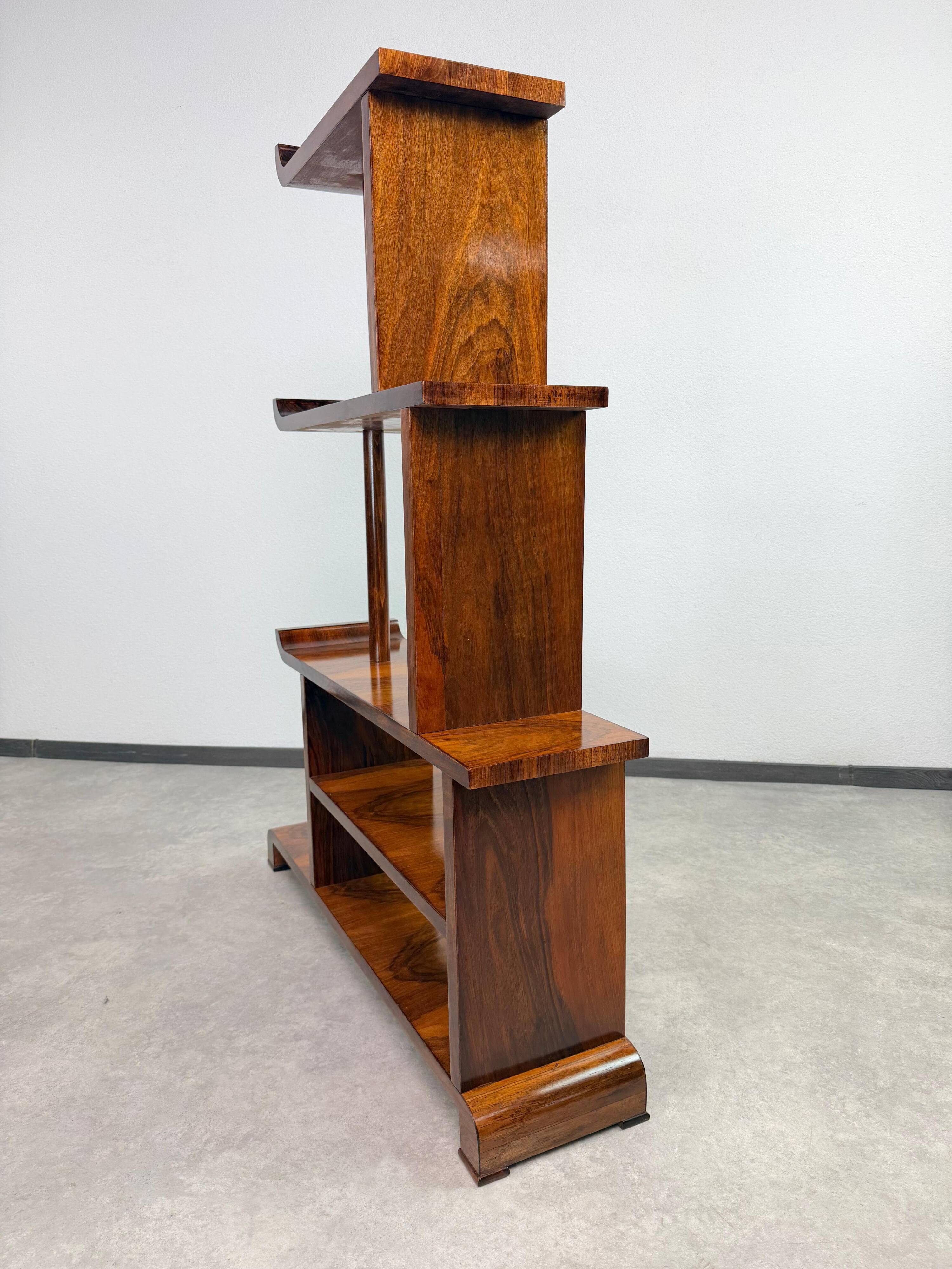Paire de rares étagères à gradins / séparateurs de pièces de style Art Déco ancien