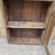 Ancienne vitrine murale tribale en teck birman