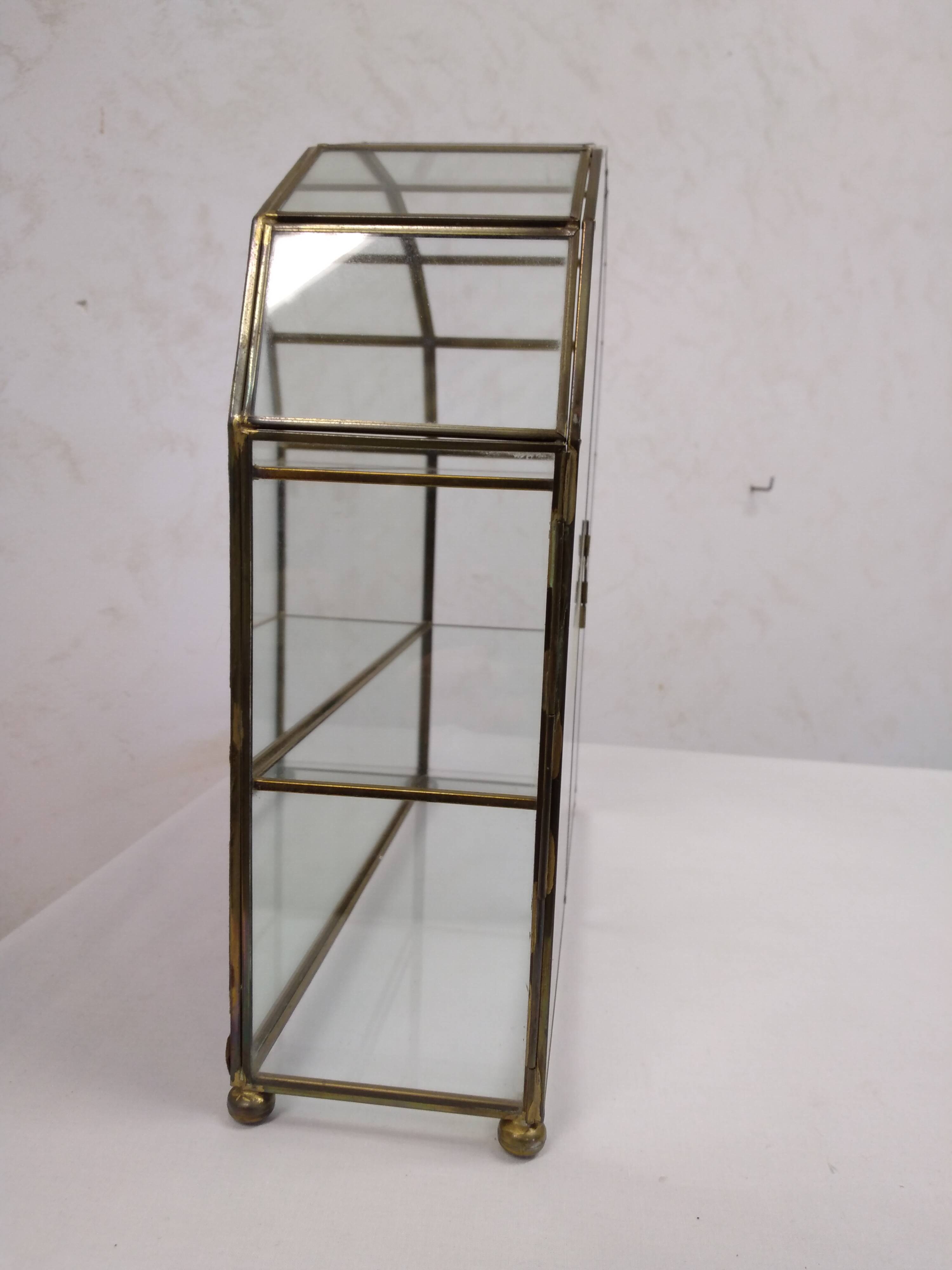 Old table display case