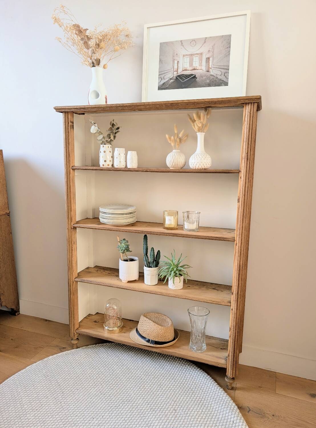 Retro chic wooden shelf