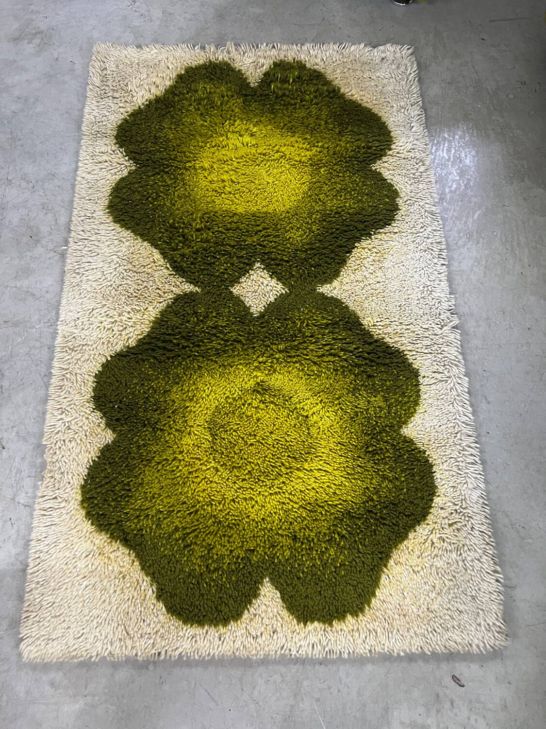 Vintage 70's pure wool velvet rug