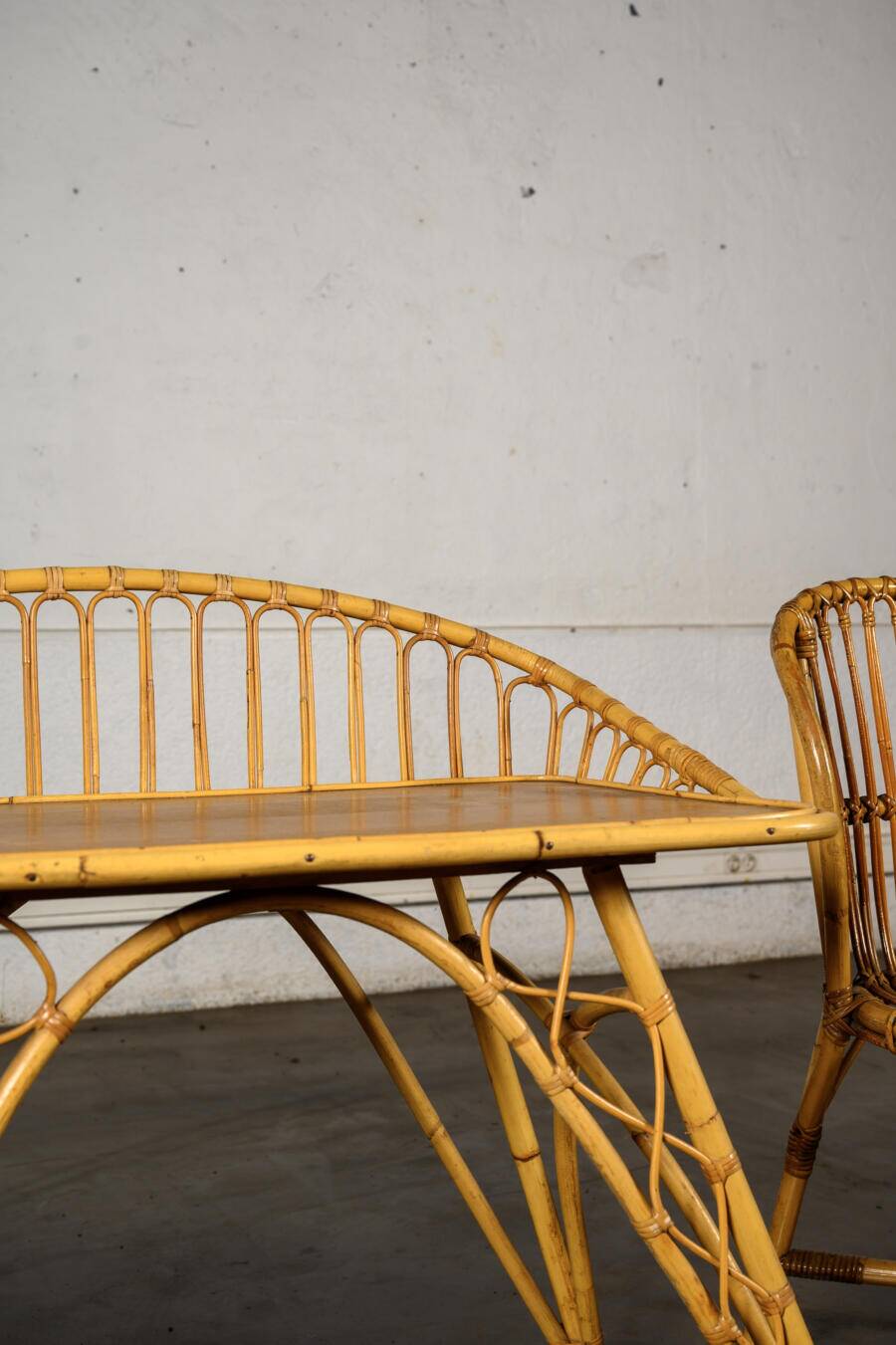 Bureau en rotin et sa chaise