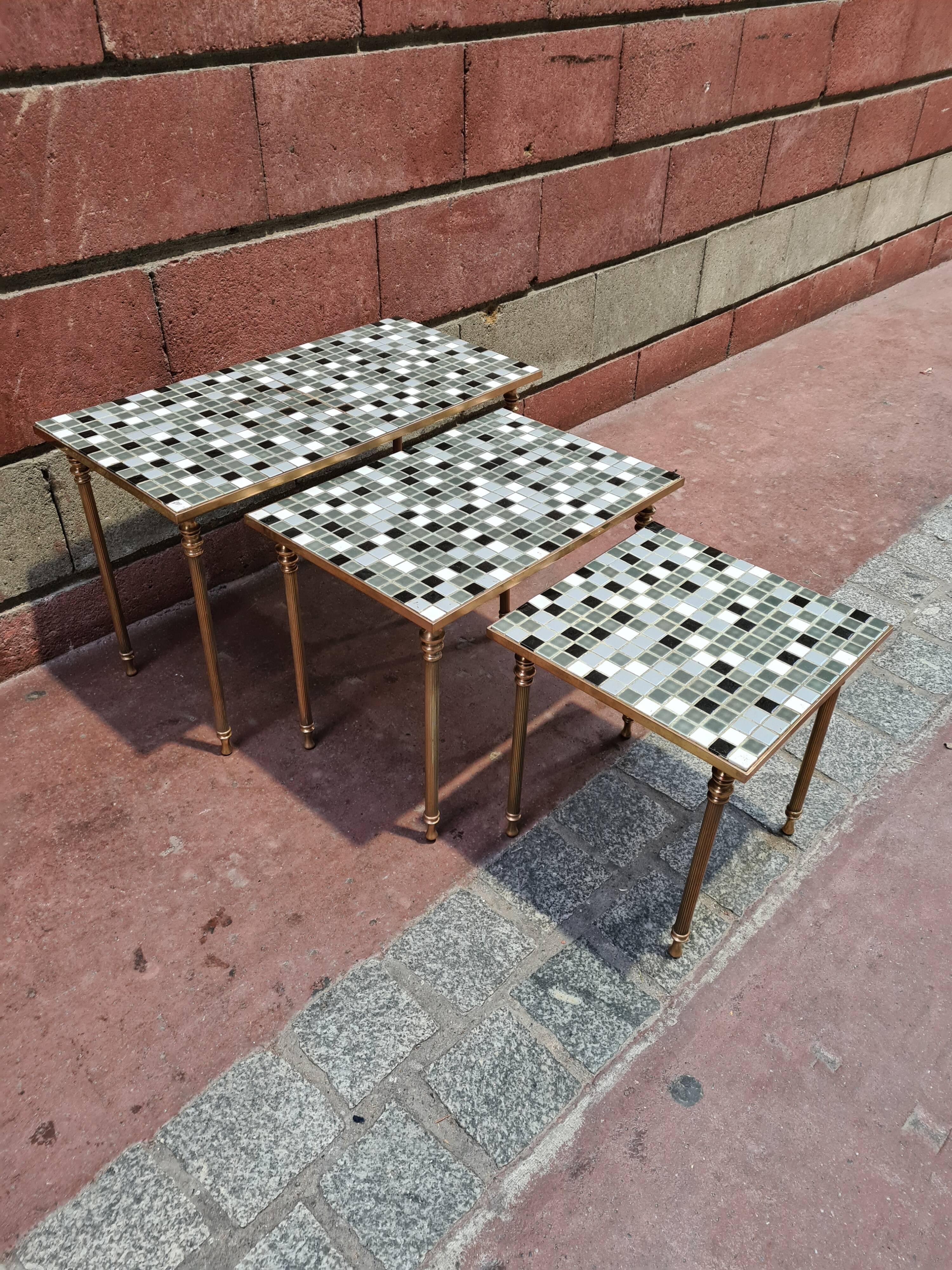 Vintage trundle coffee table