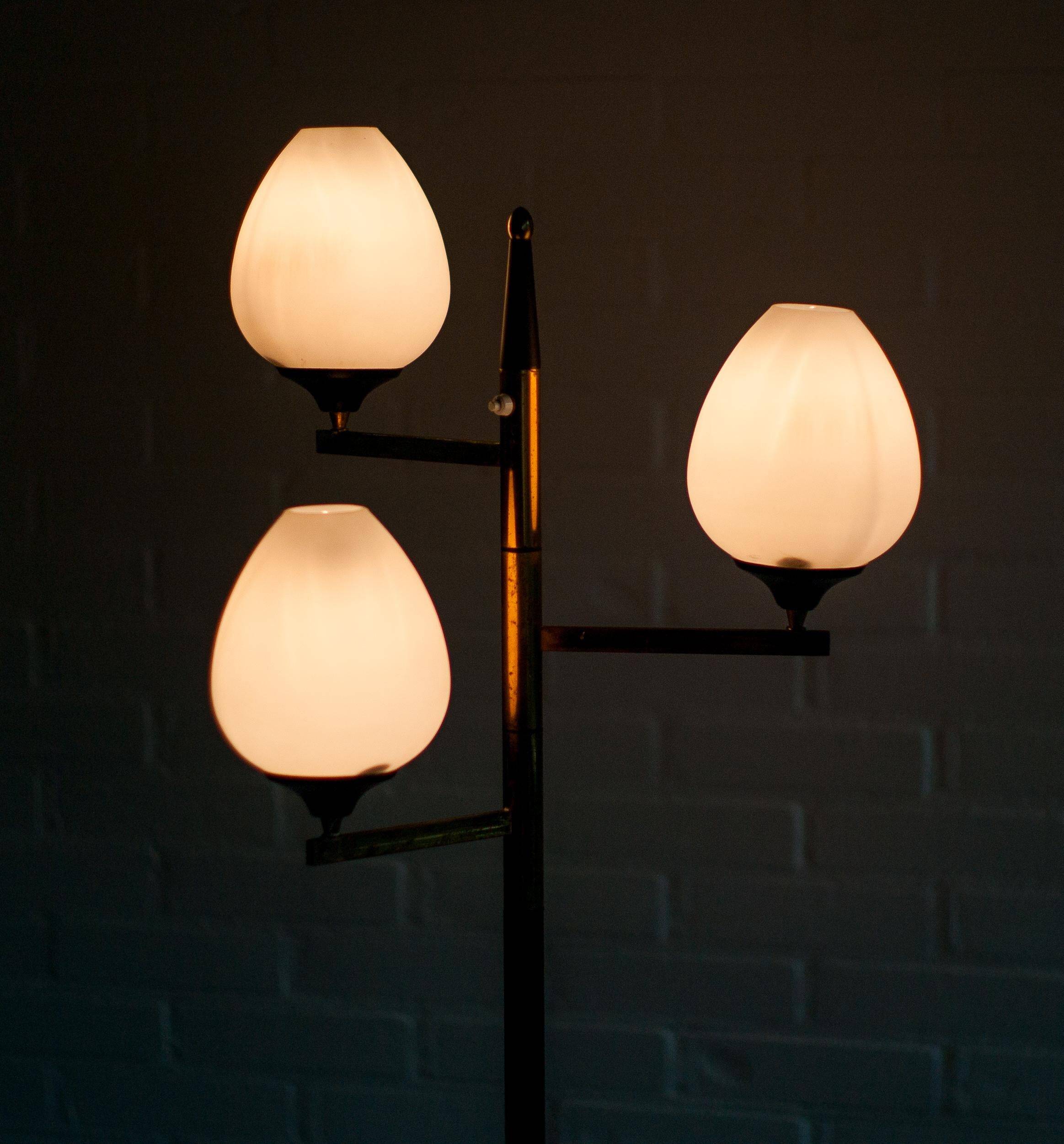 Arredoluce floor lamp in polished brass and Carrara marble, 1960s