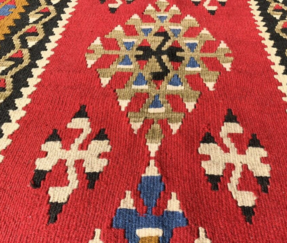 Traditional Turkish kilim carpet 186x90cm