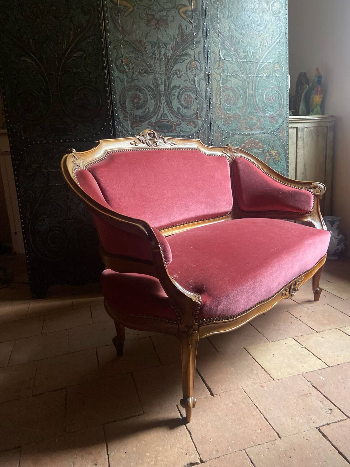 Small antique Louis XV style pink velvet loveseat bench