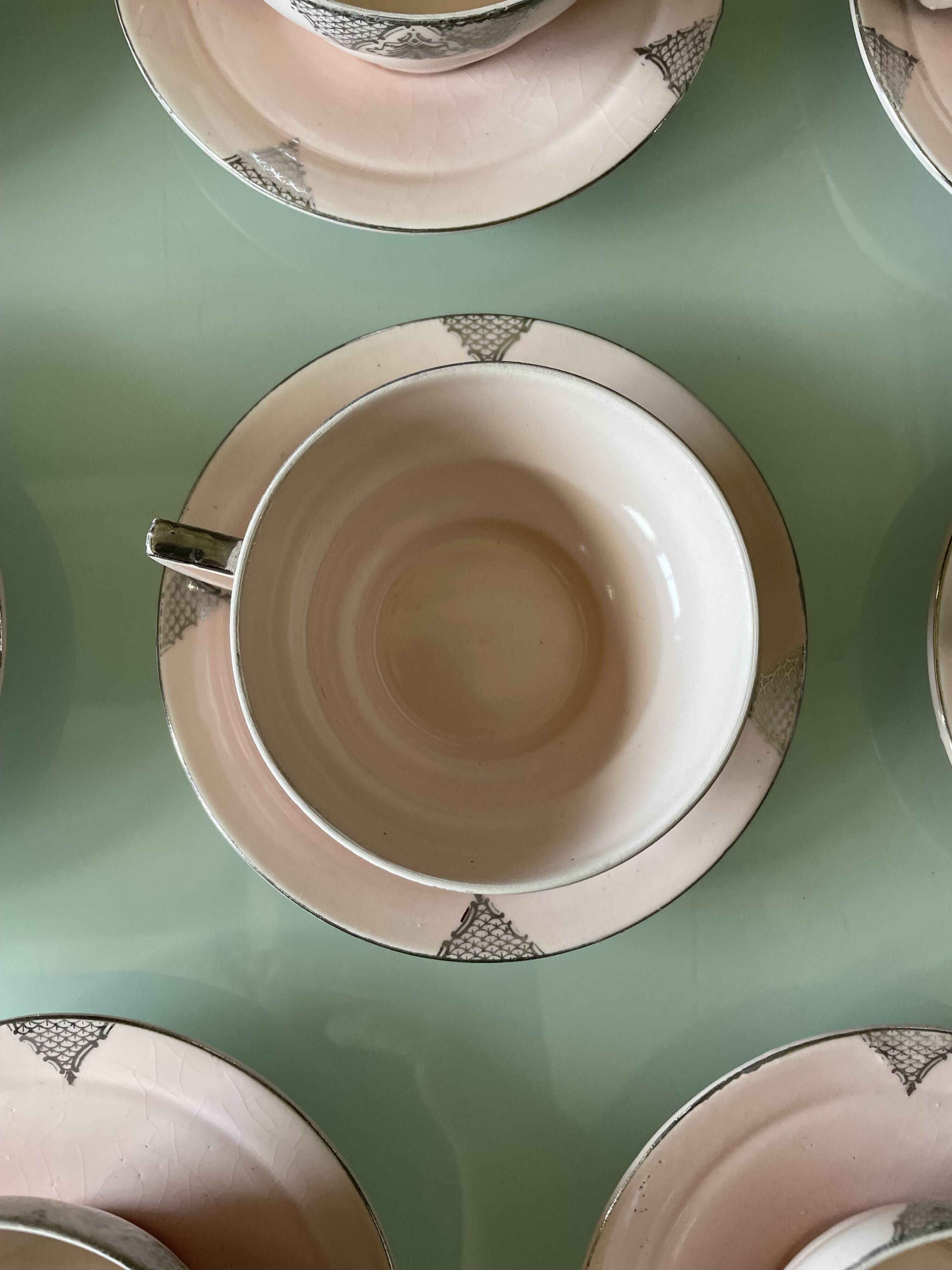 Set de tasses en porcelaine art déco rose et argent 1940