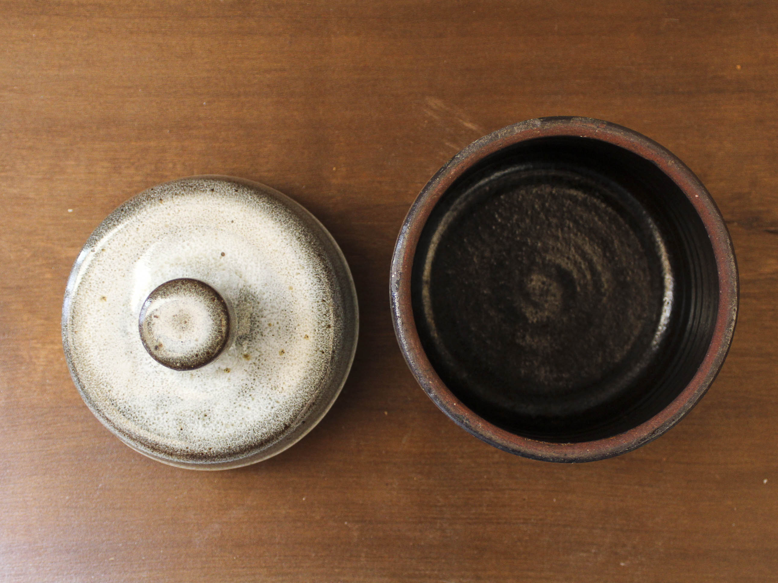 Covered pot in glazed stoneware Jeanne and Norbert Pierlot