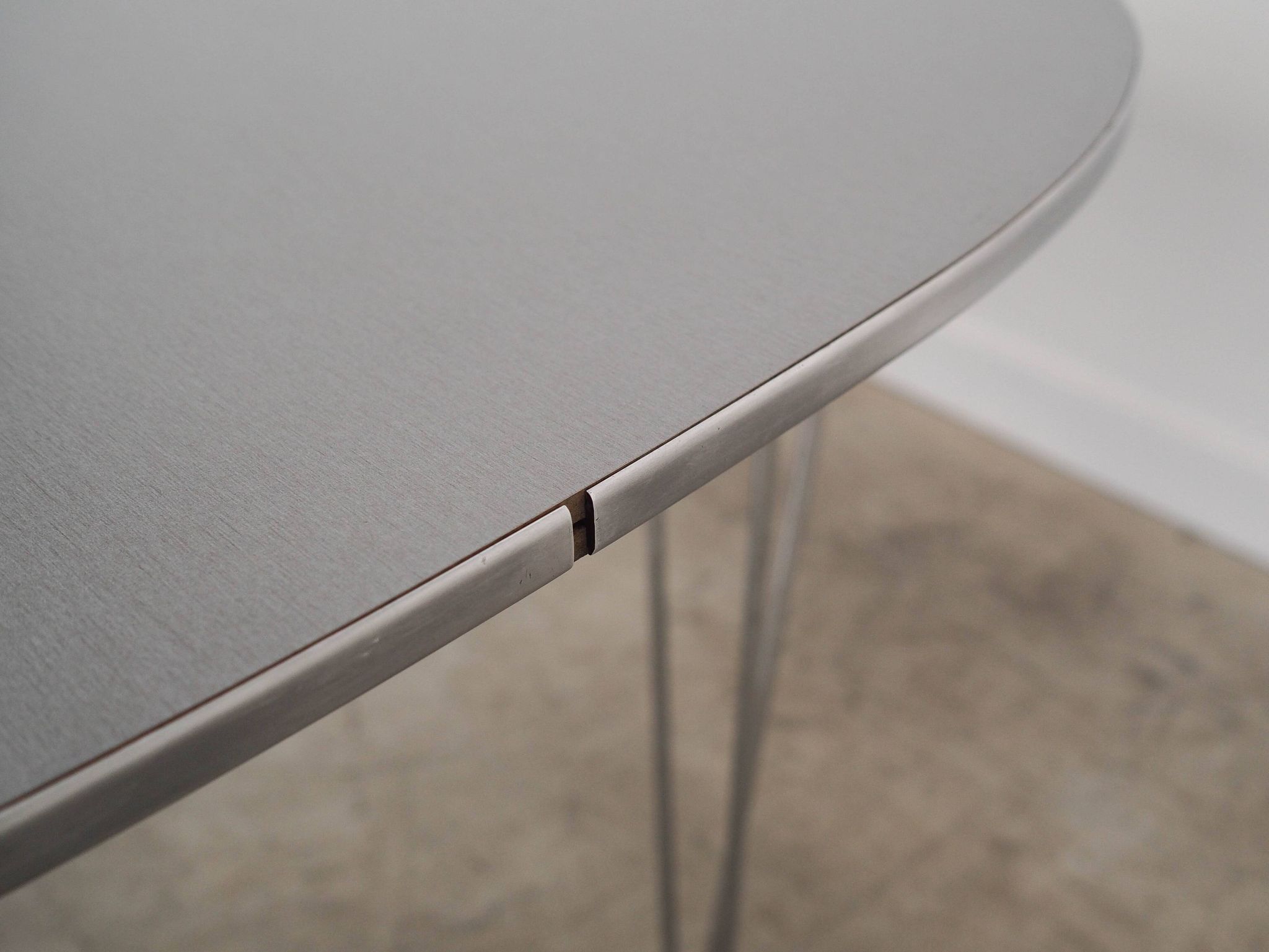 Table, design danois, années 1980, fabriqué au Danemark