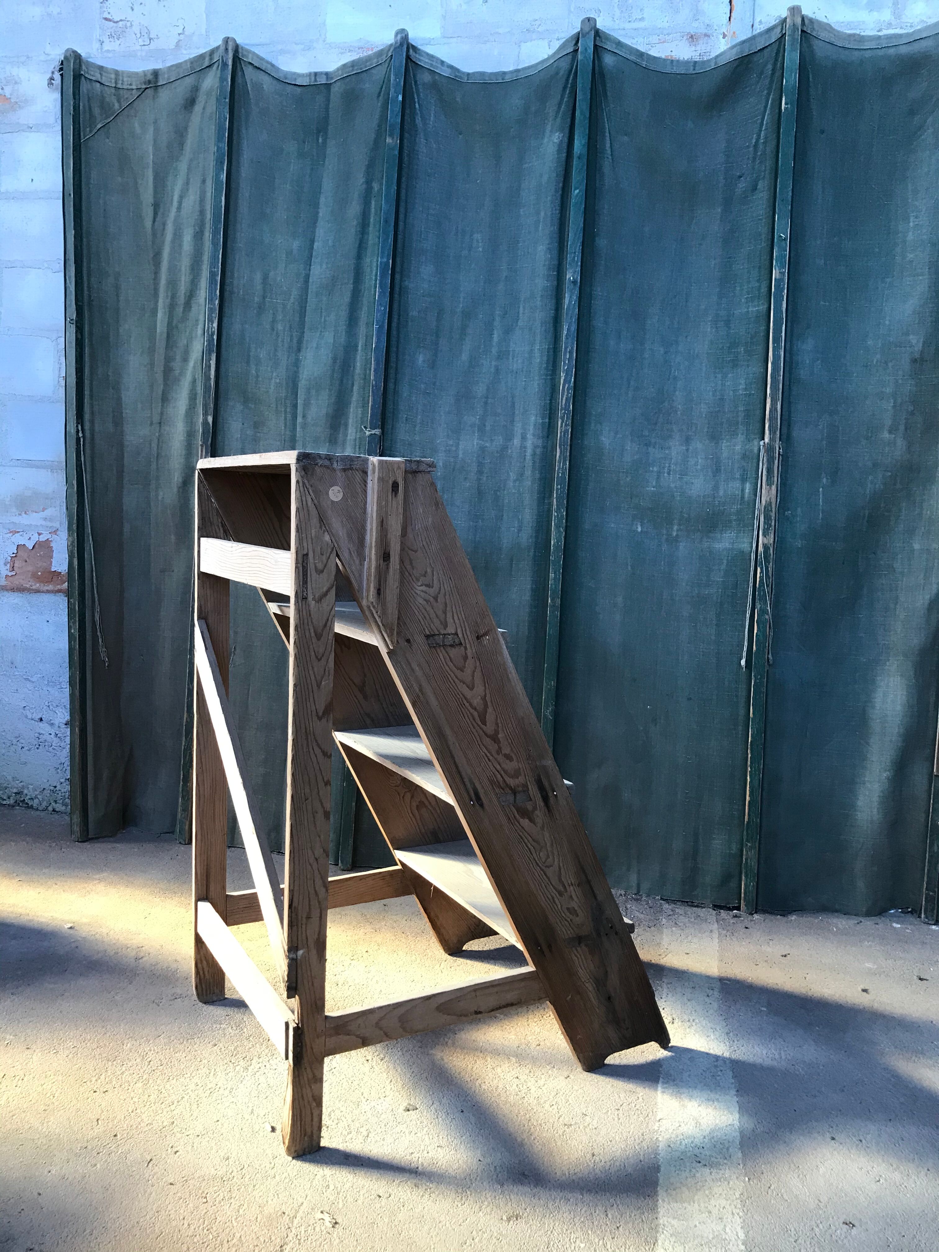 Escalier bois brut