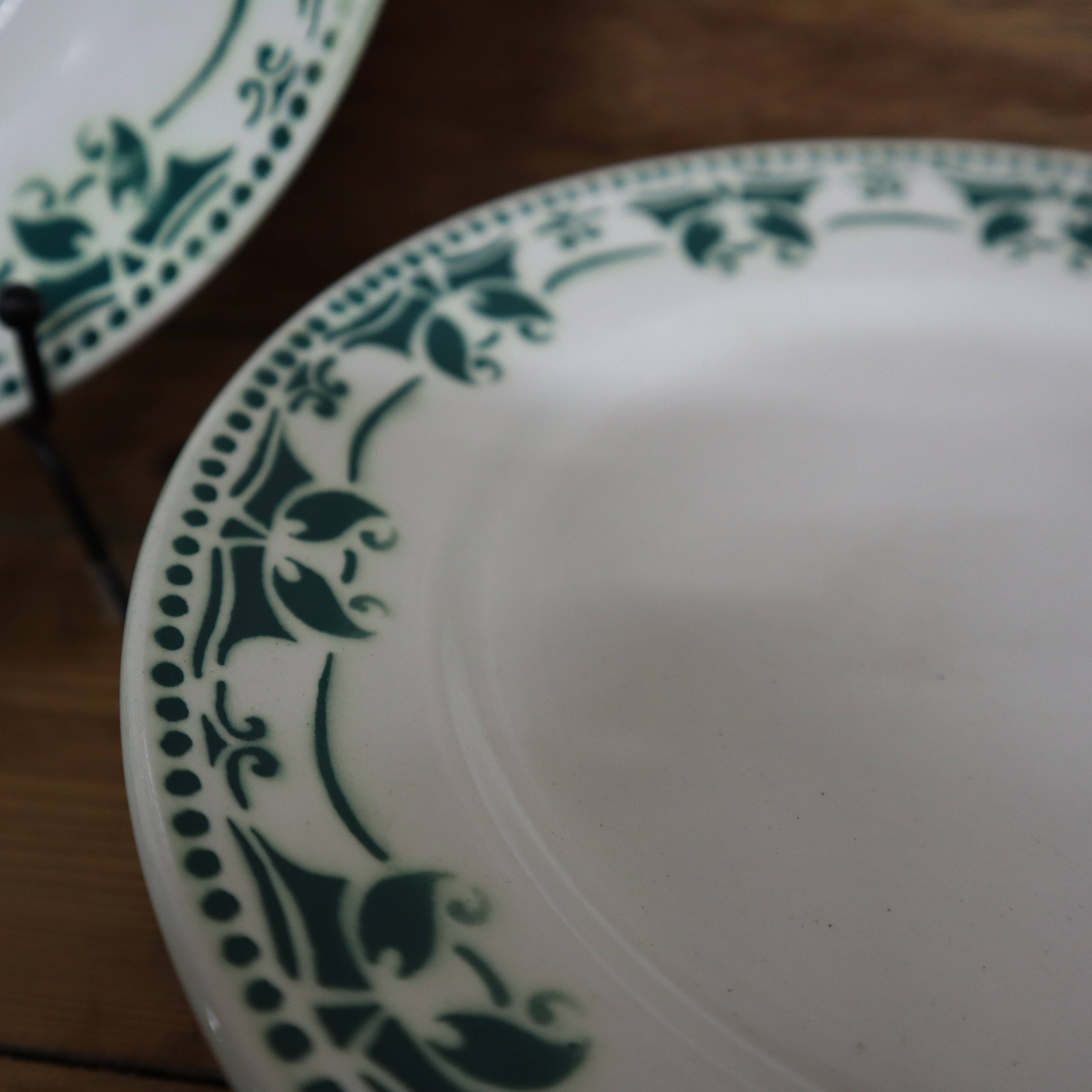 6 flat plates in white and green earthenware Saint Amand Terre de Fer