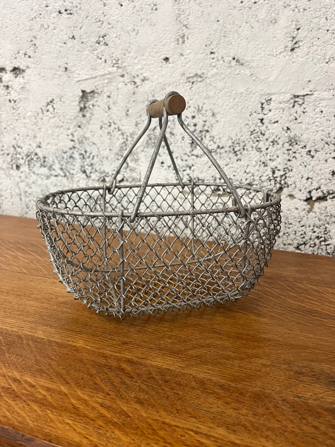 Iron wire basket