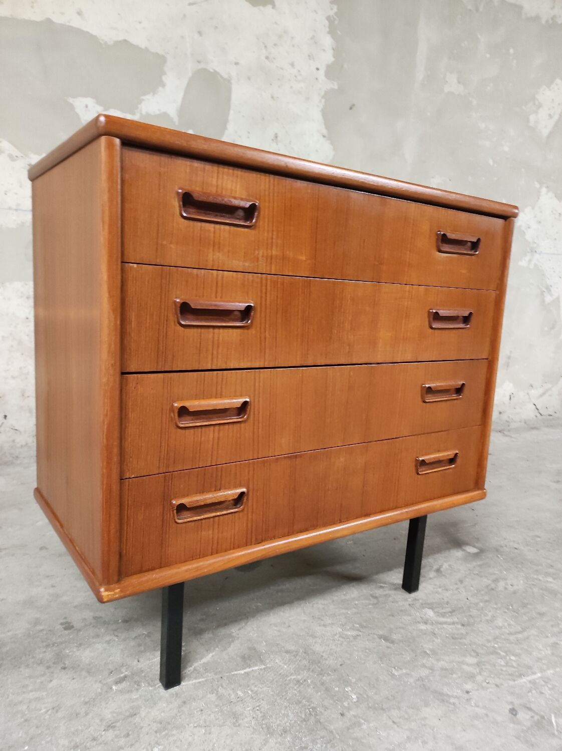 Vintage Scandinavian chest of drawers