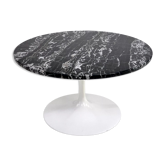 Round Tulip coffee table design Eero Saarinen for Knoll International