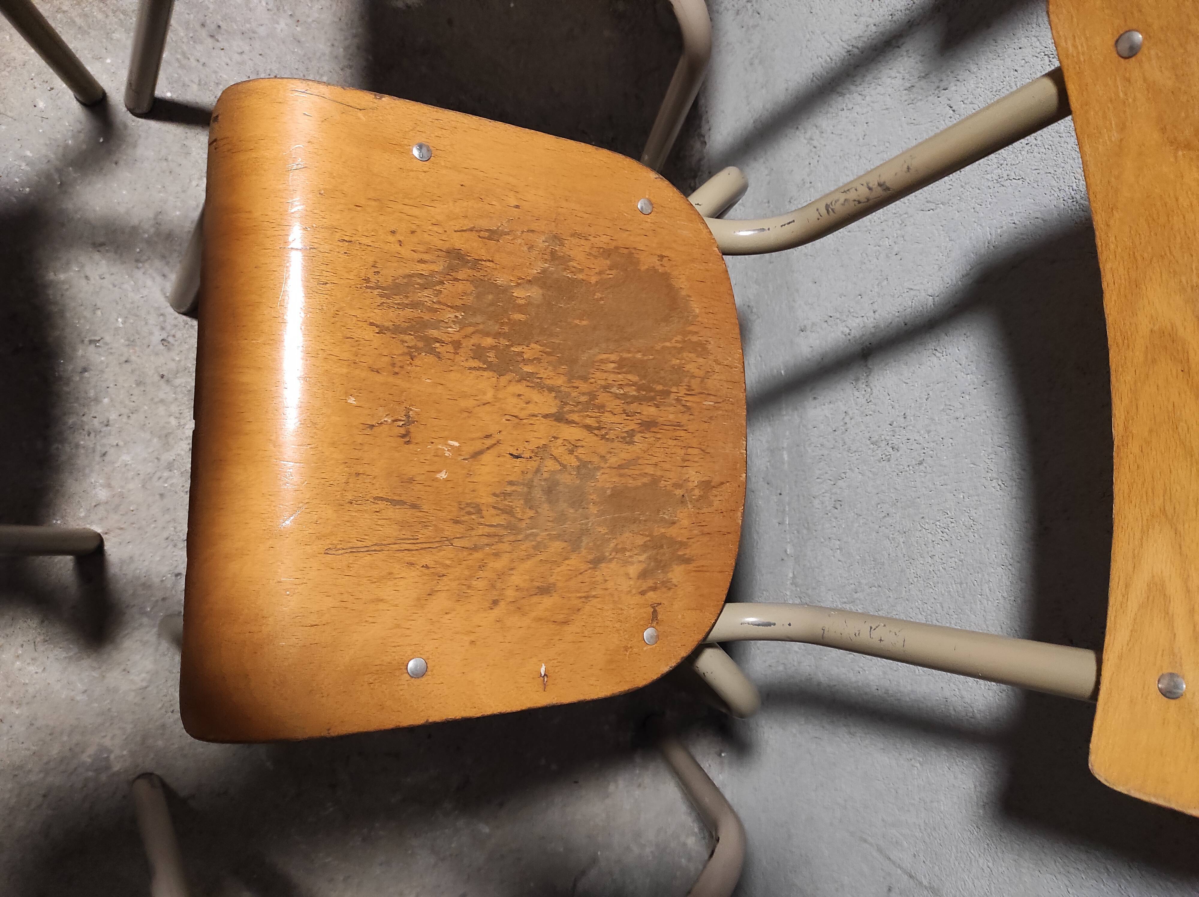 Lot of 6 school chairs
