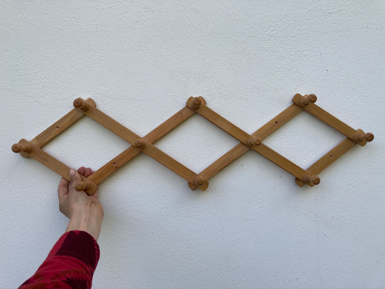 Vintage zigzag extendable coat rack in pine wood 80