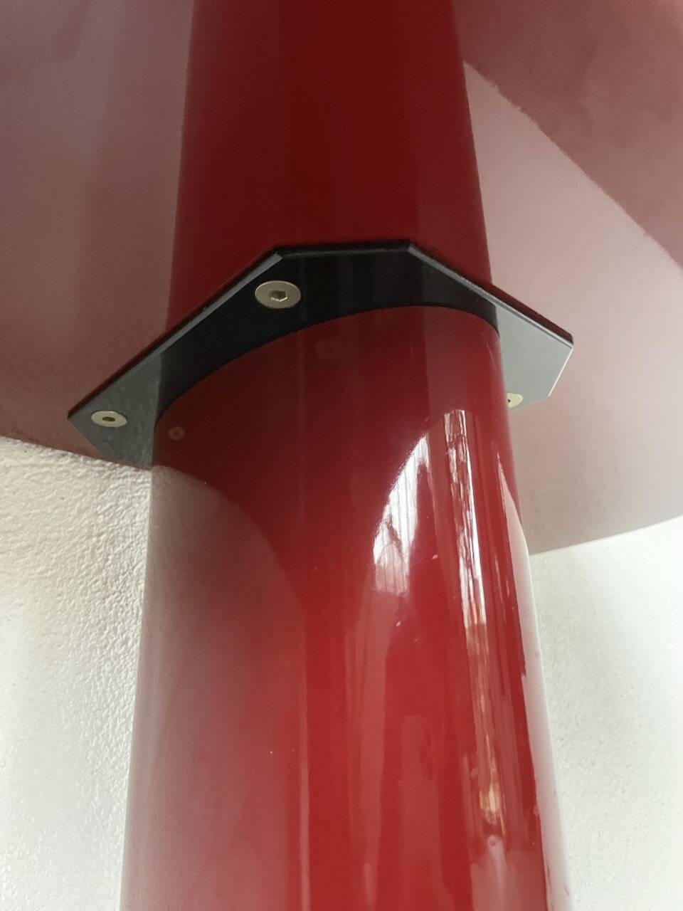 Red lacquered console and its mirror from the 80s