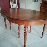 Table in walnut