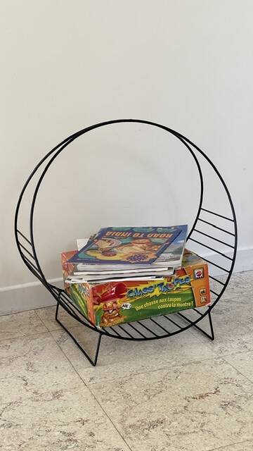 Magazine rack vintage log holder