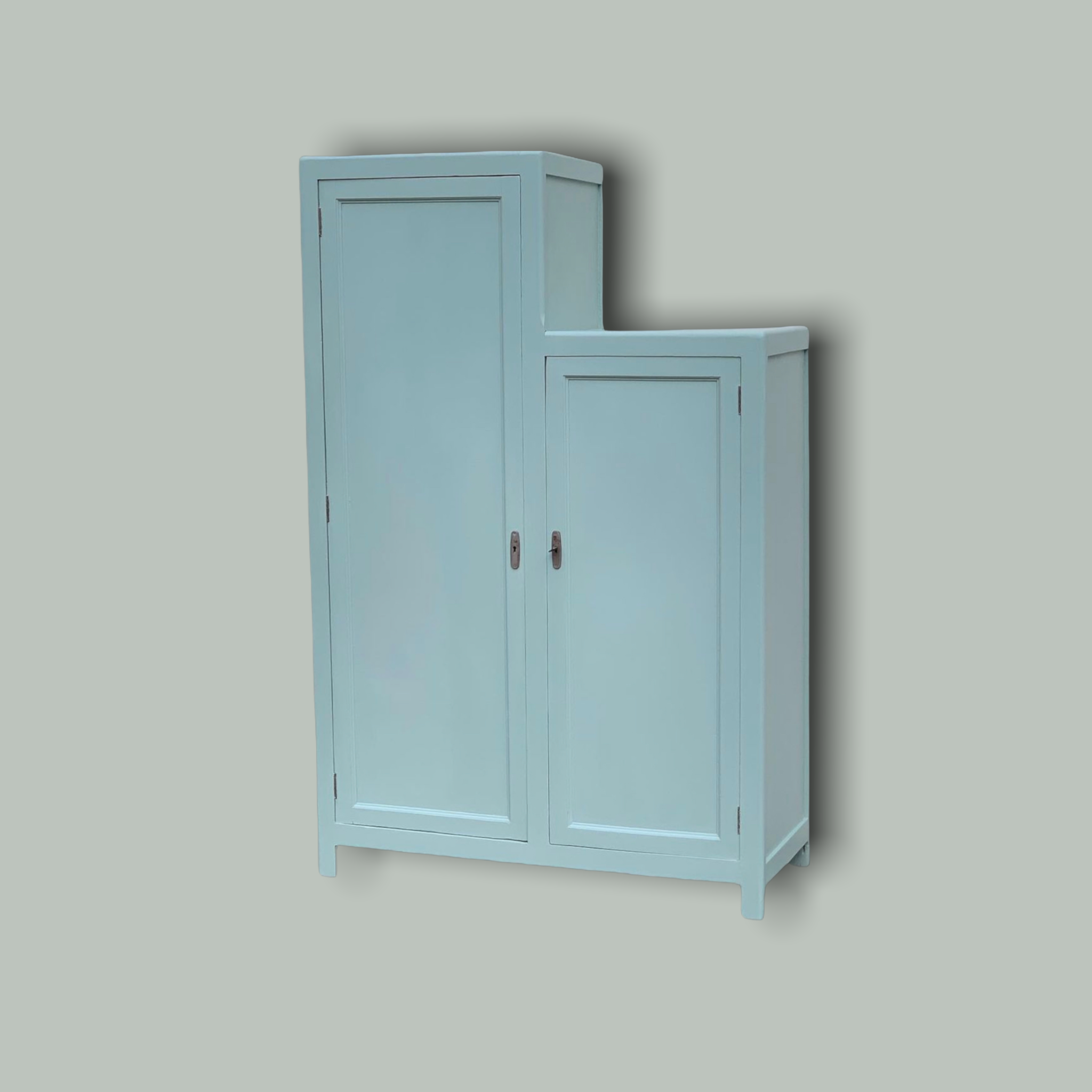 Asymmetrical Parisian wardrobe 1940