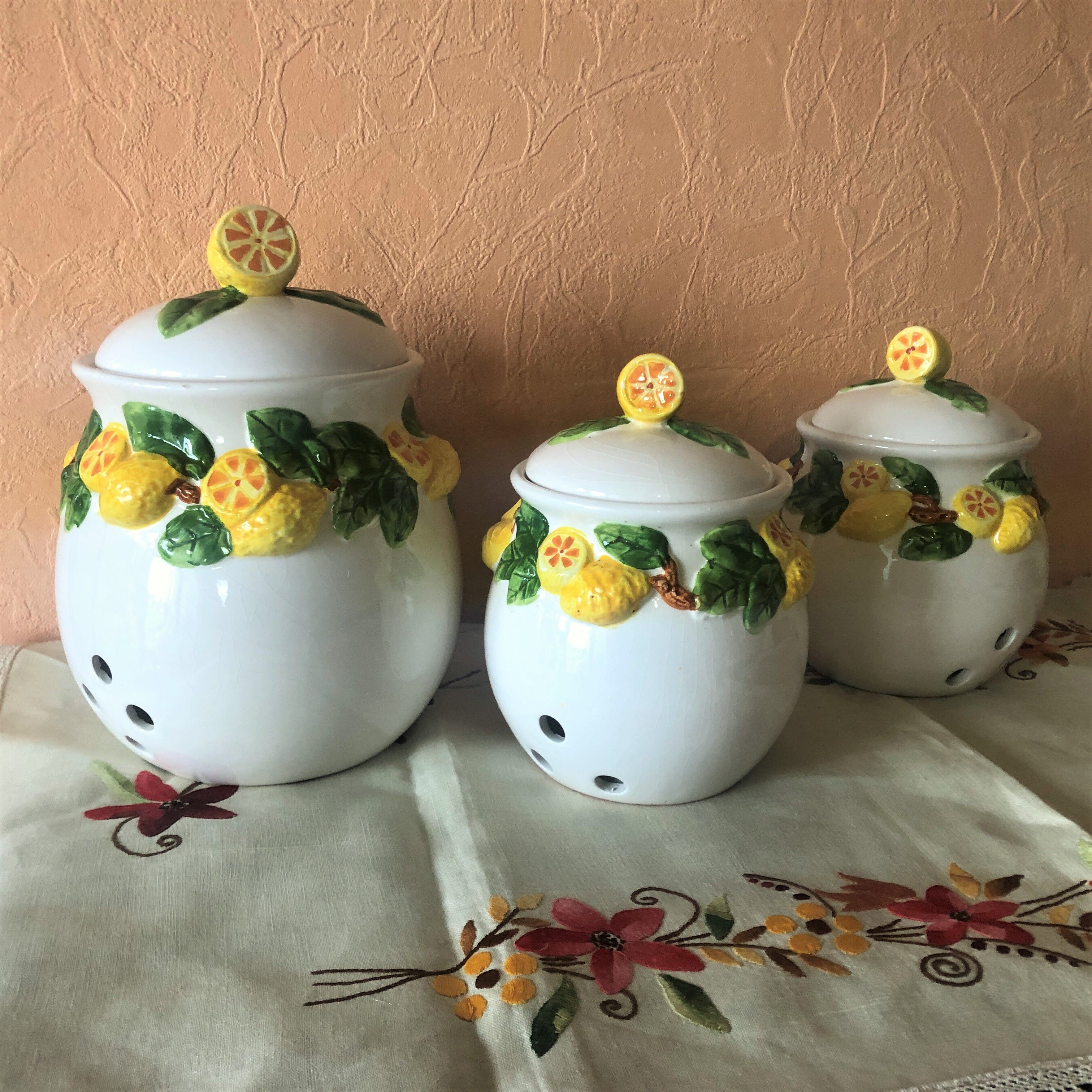 3 jars preservatives condiments onions garlic shallot decoration slurry Lemon