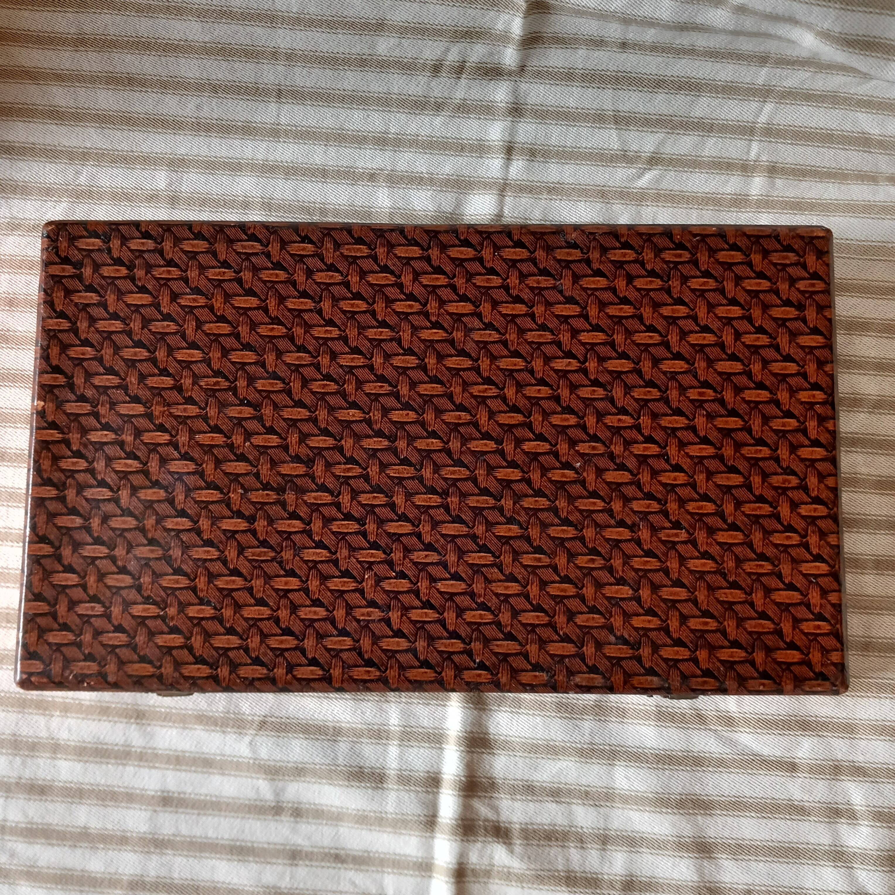 box of 12 vintage table knives