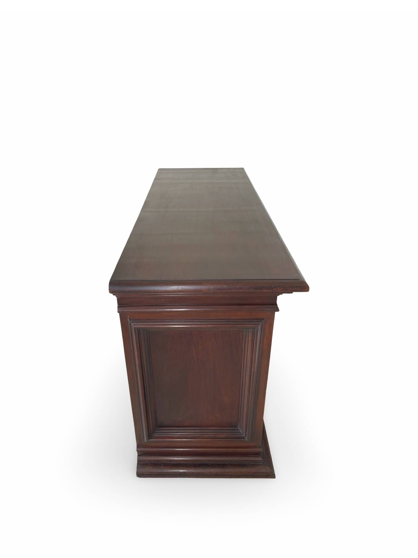 The high-quality Italian Renaissance Revival credenza, 1920s/1930s