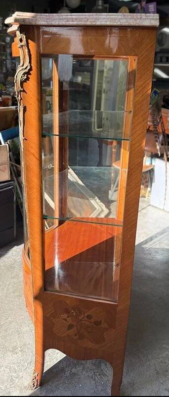 Display cabinet – Louis XV style – Ornament – Marquetry and Bronze / Brass