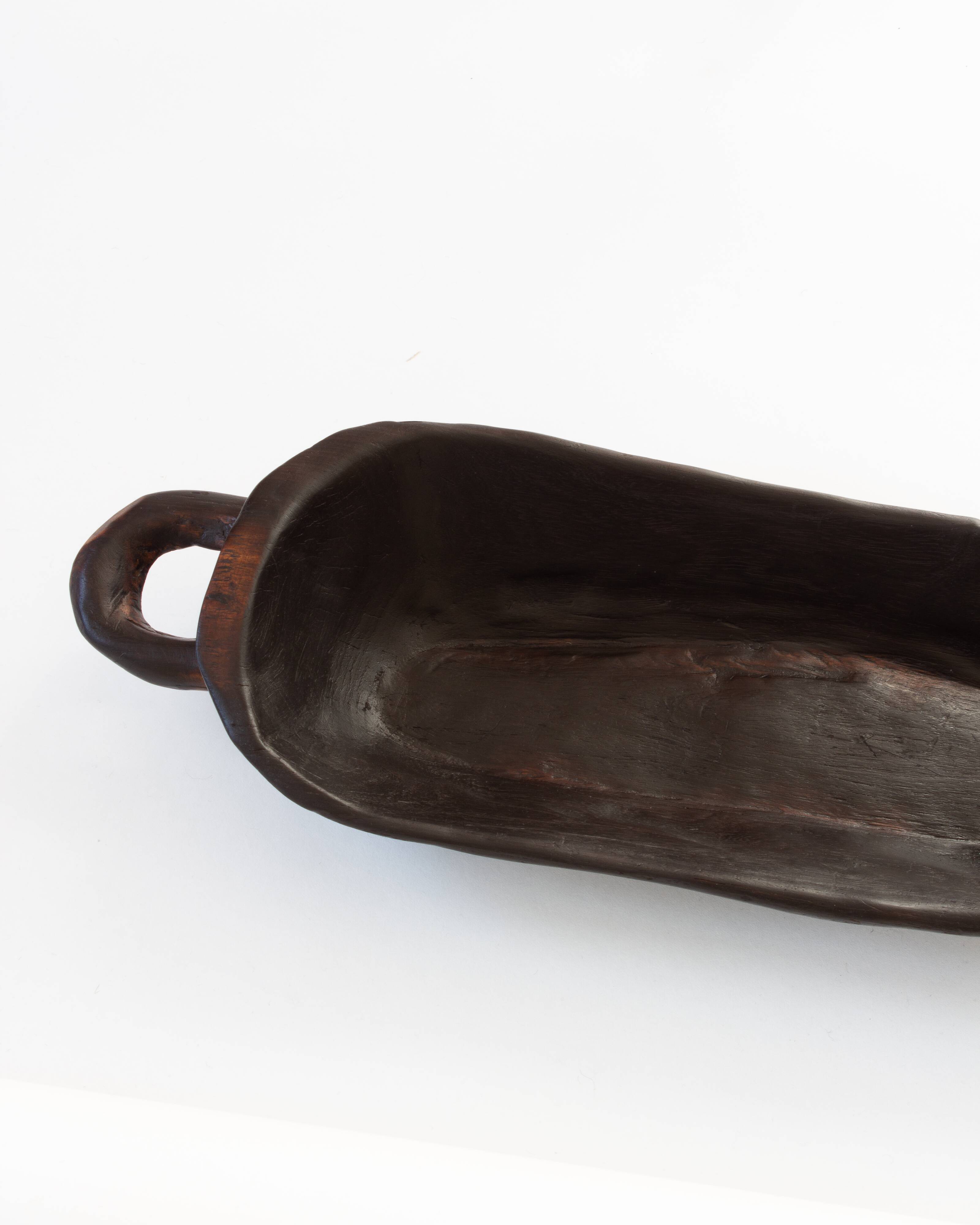 Hand-carved oval basket with handles - Popular work