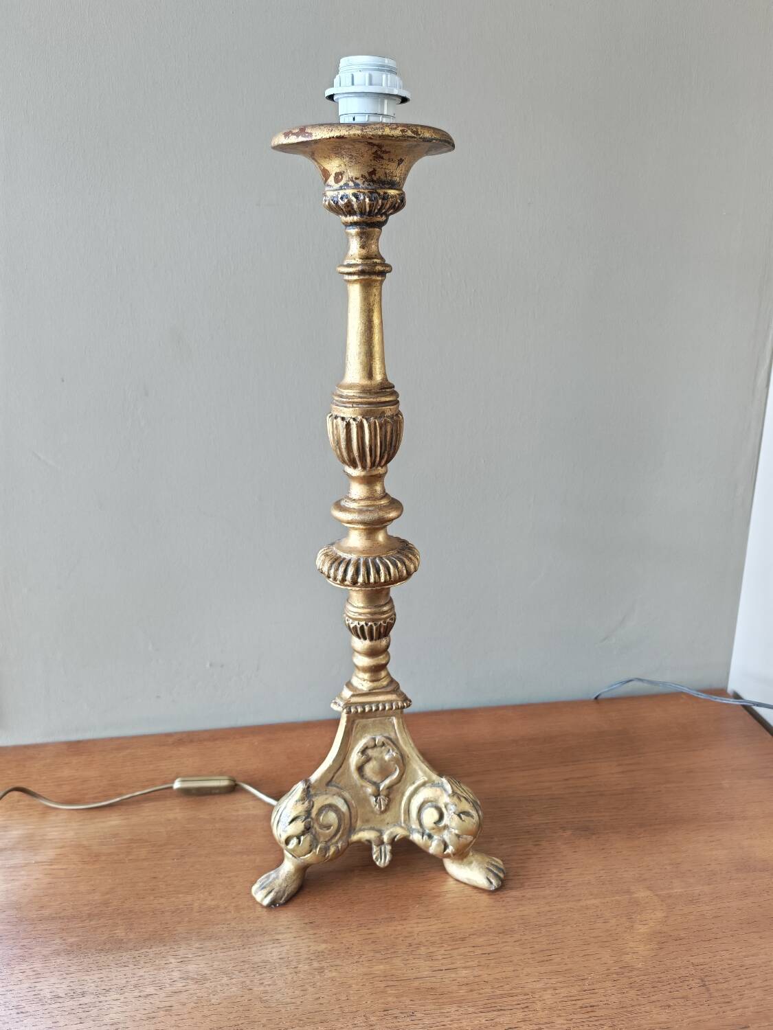 Golden wooden lamp base