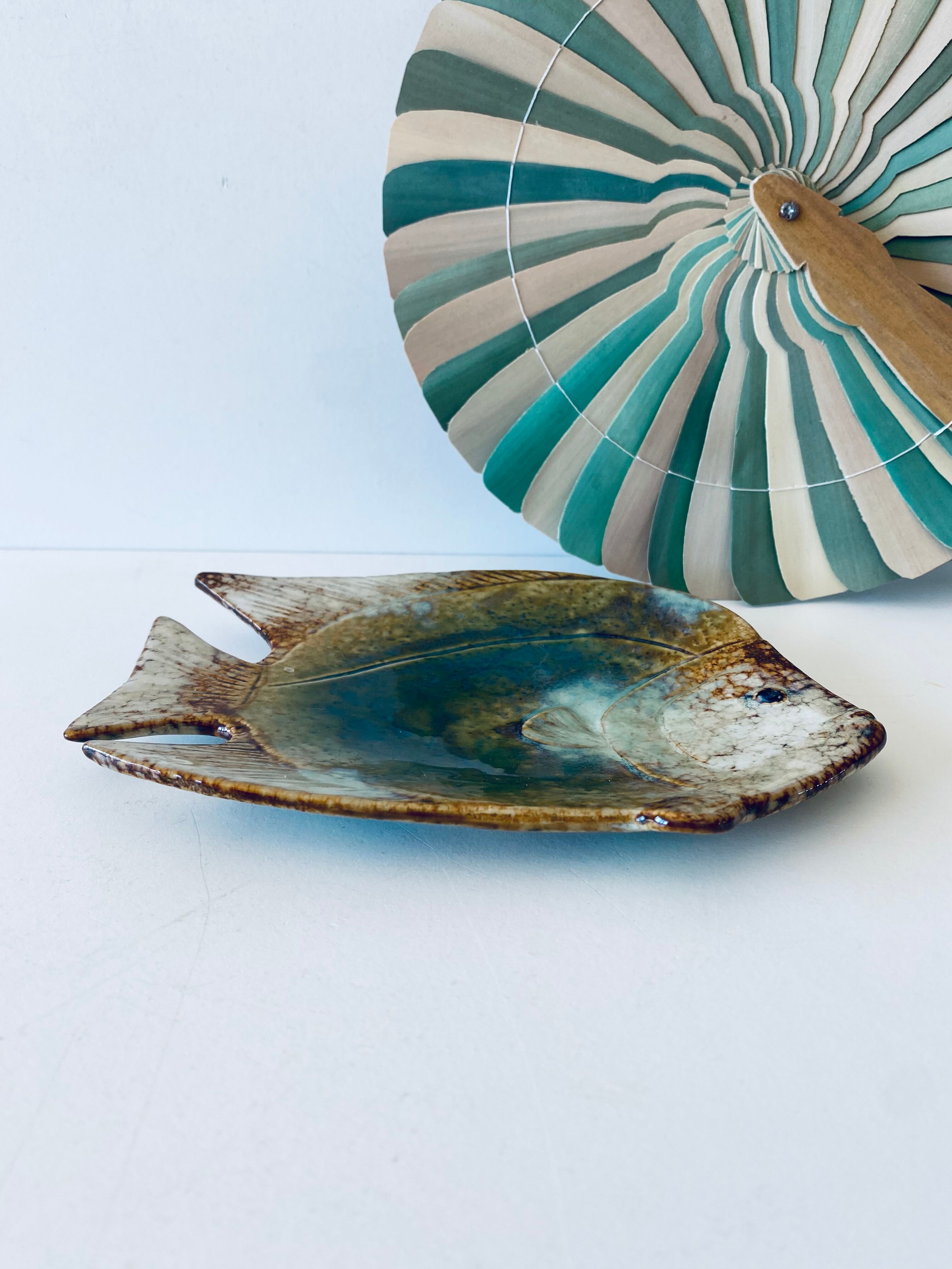 Ceramic fish-shaped cup