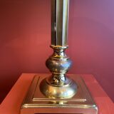 Lamp base in gilded brass, oval silk lampshade with a checkered pattern in burgundy.