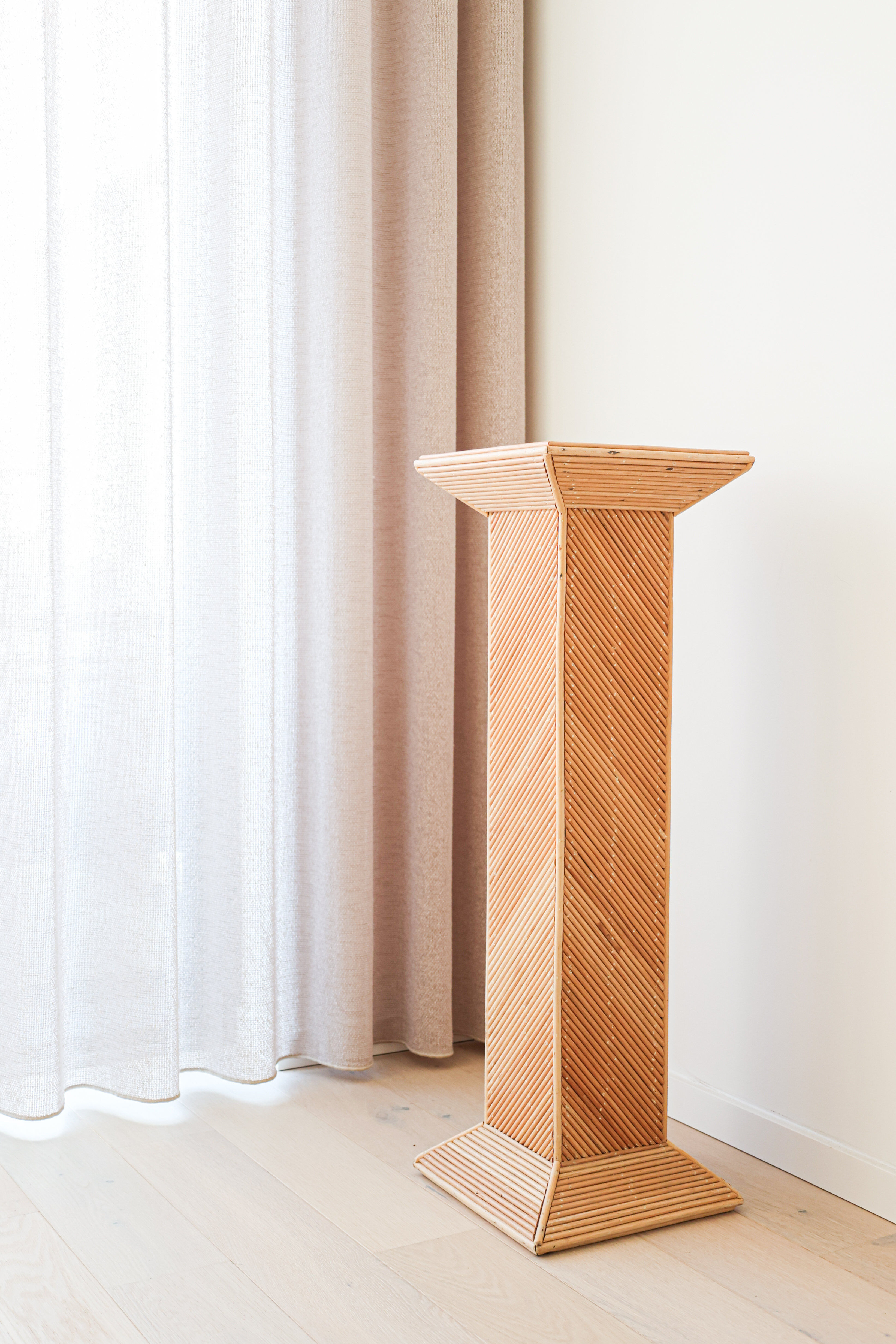 Vintage rattan pedestal, 1980s.