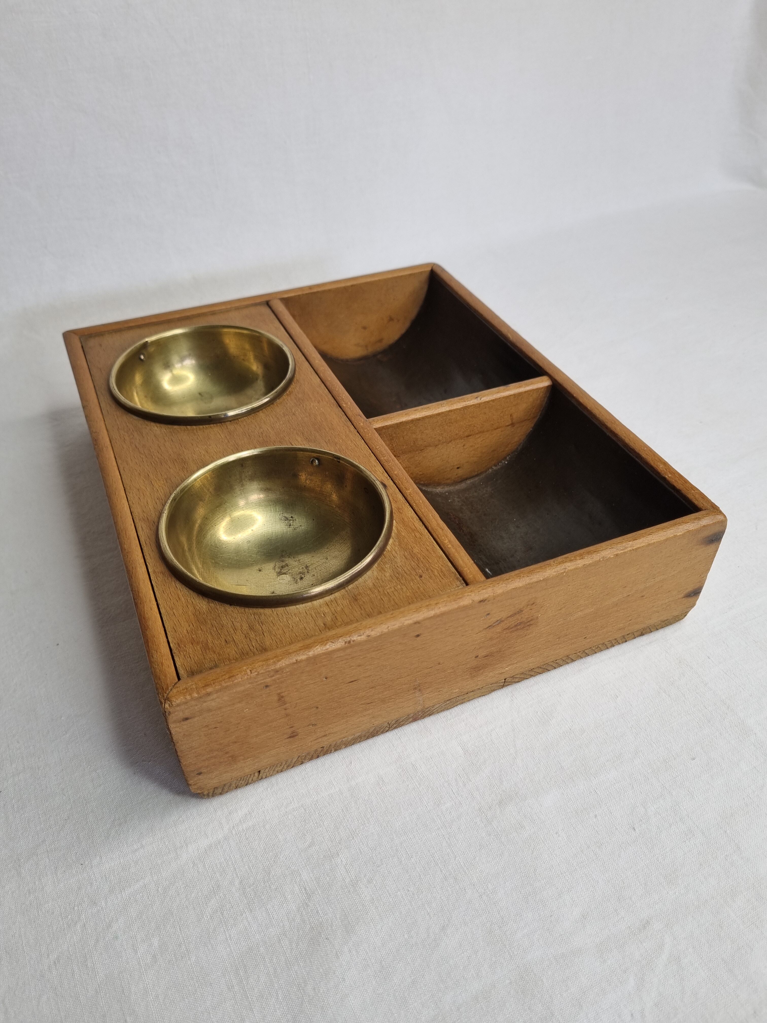 Ancien monnayeur de comptoir en bois et laiton, 21 cm