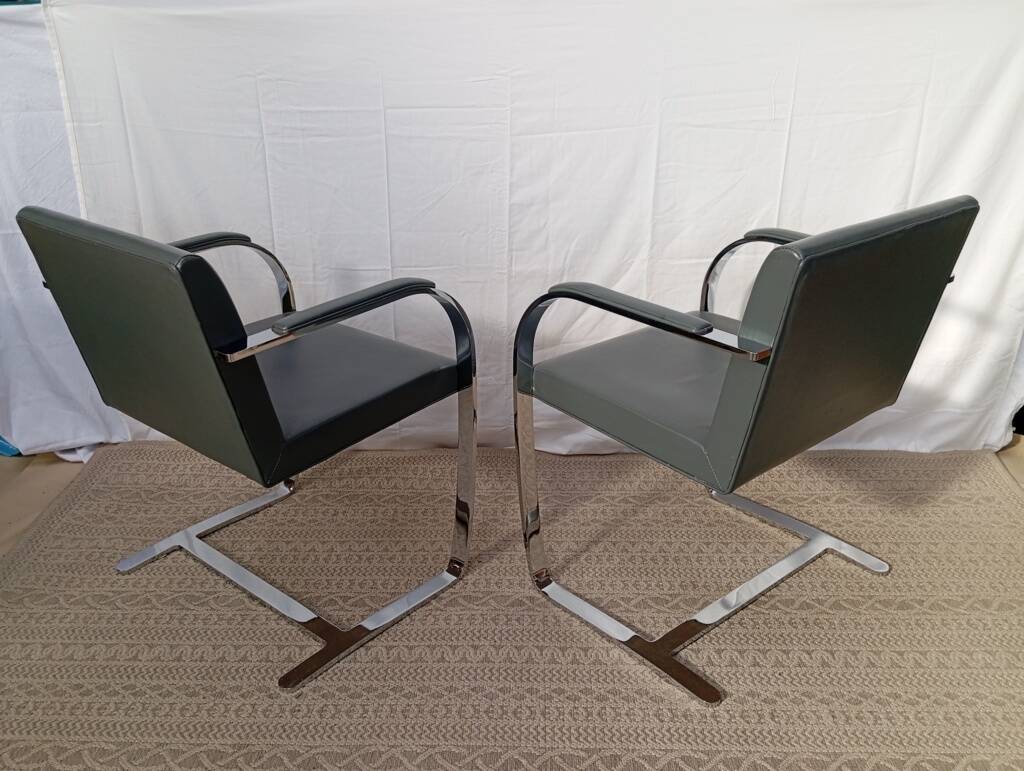 Paire de fauteuils cuir  BRNO, design de L. Mies Van Der Rohe