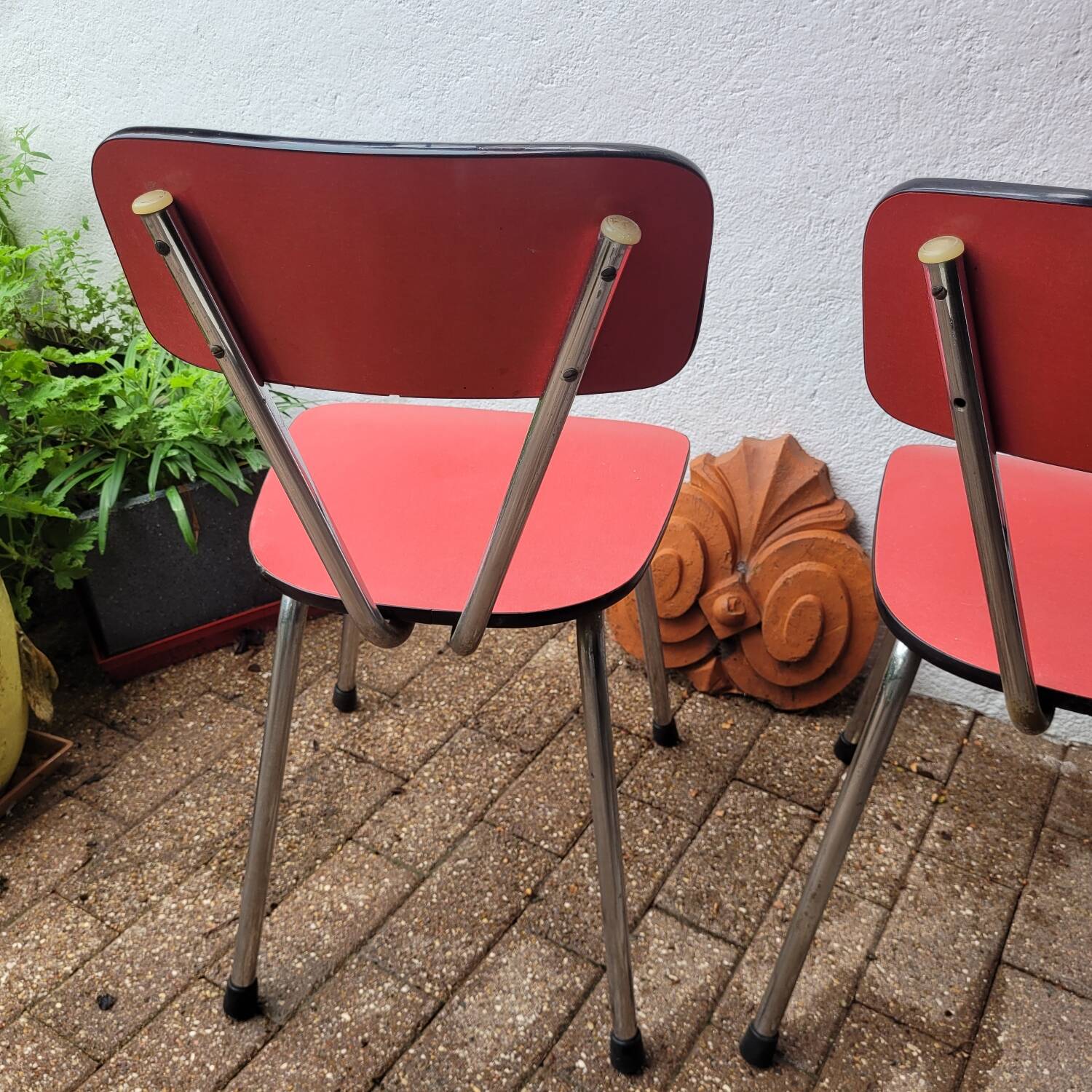 5 Red and Pale Green Formica Chairs – Vintage Retro