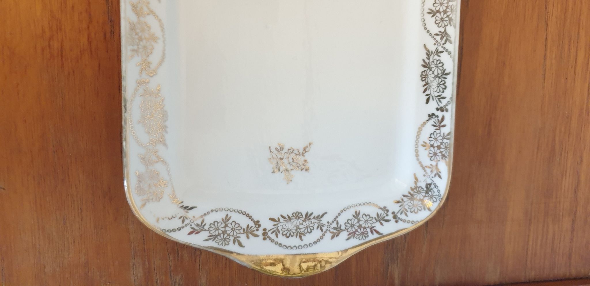 Cake dish