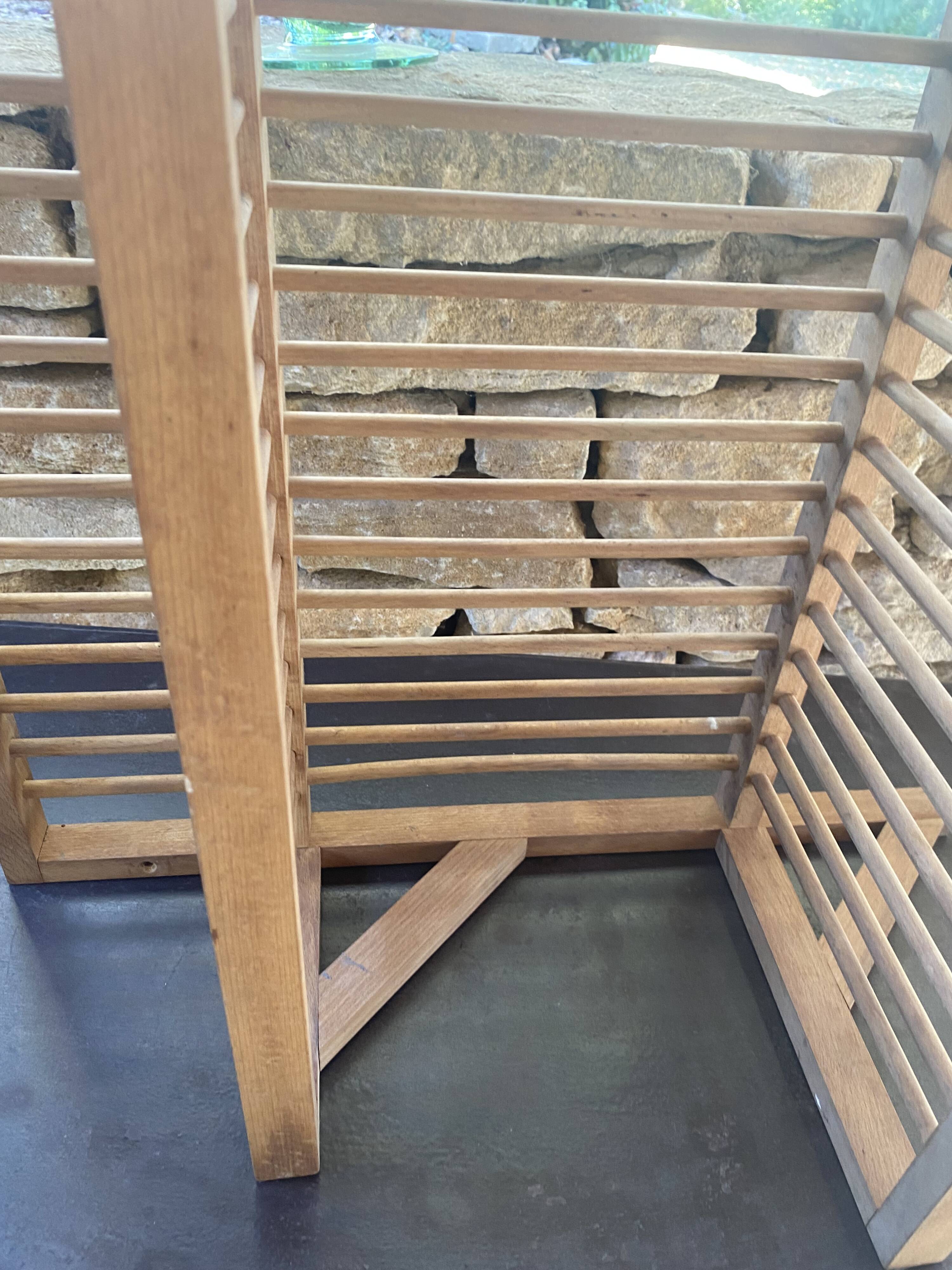 Plate holder wall shelf