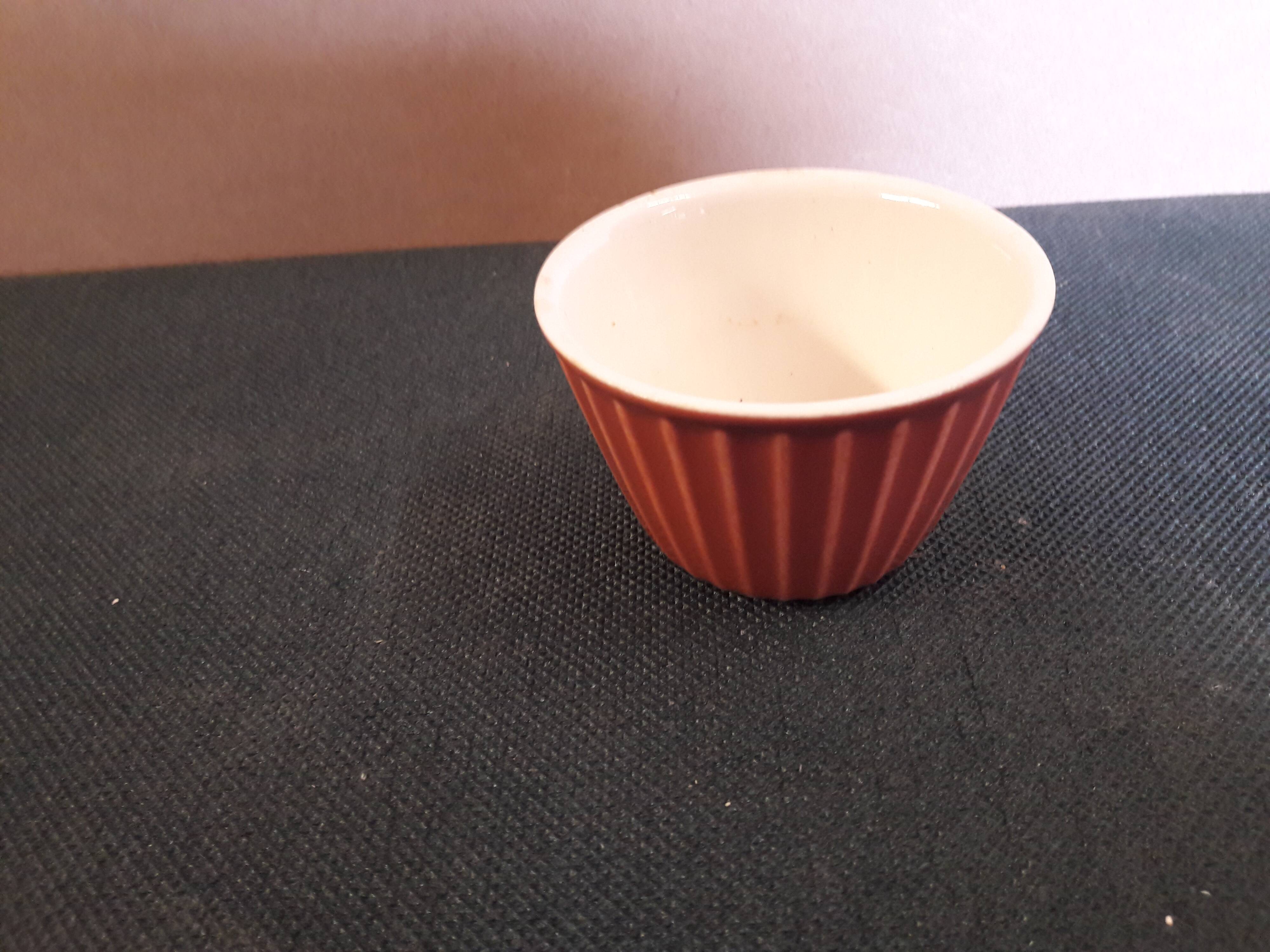 Set of six Villeroy and Boch ramekins