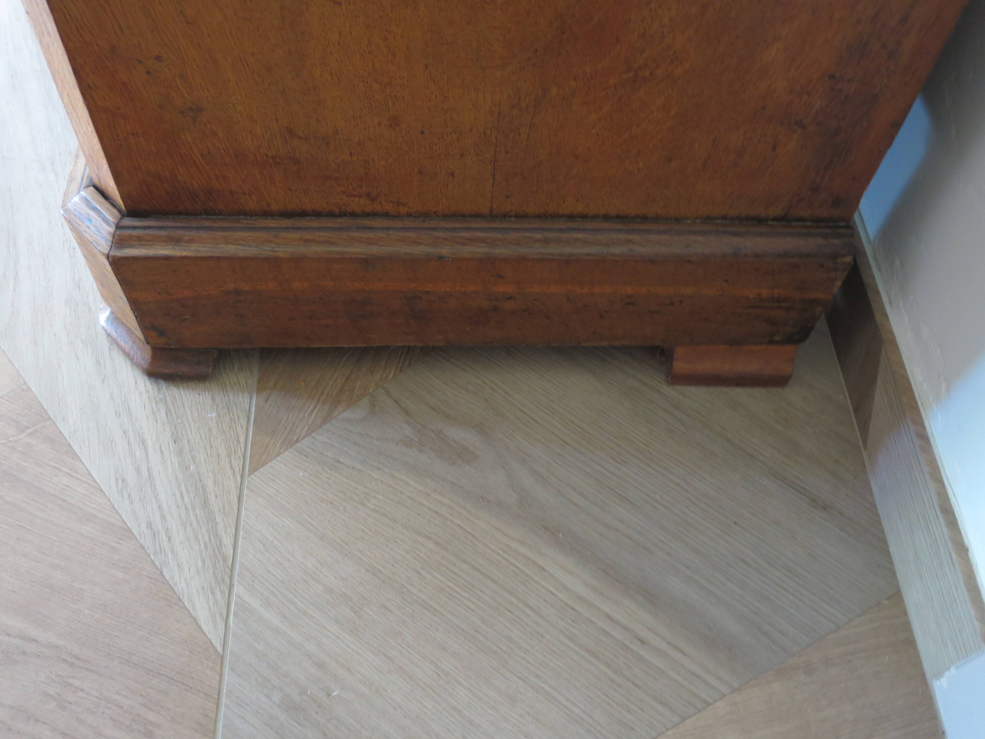 Old - Beautiful solid oak sideboard - 2 doors - 2 drawers in golden oak color