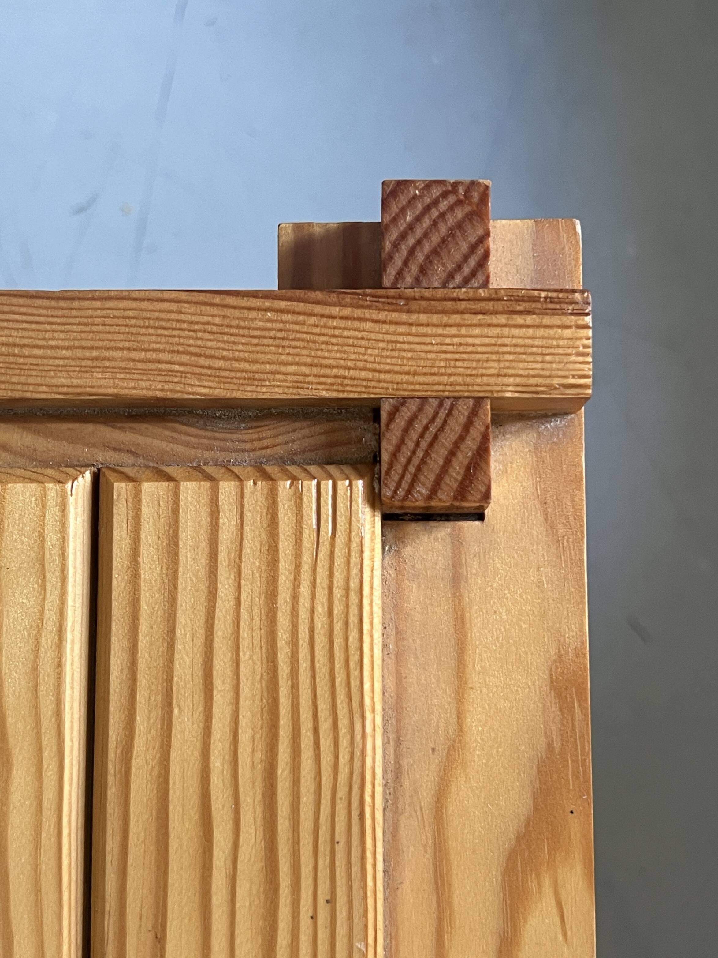Modernist pine side table / bedside table, 1970 design.