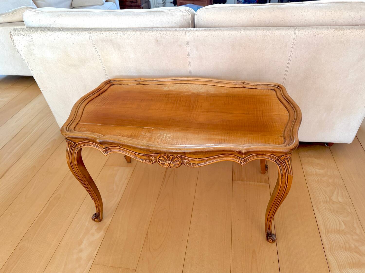 Louis XV table style