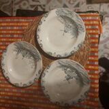 3 assiettes terre de fer de Delf