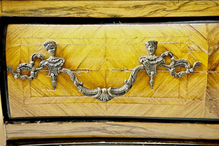 Louis XV-style chest of drawers