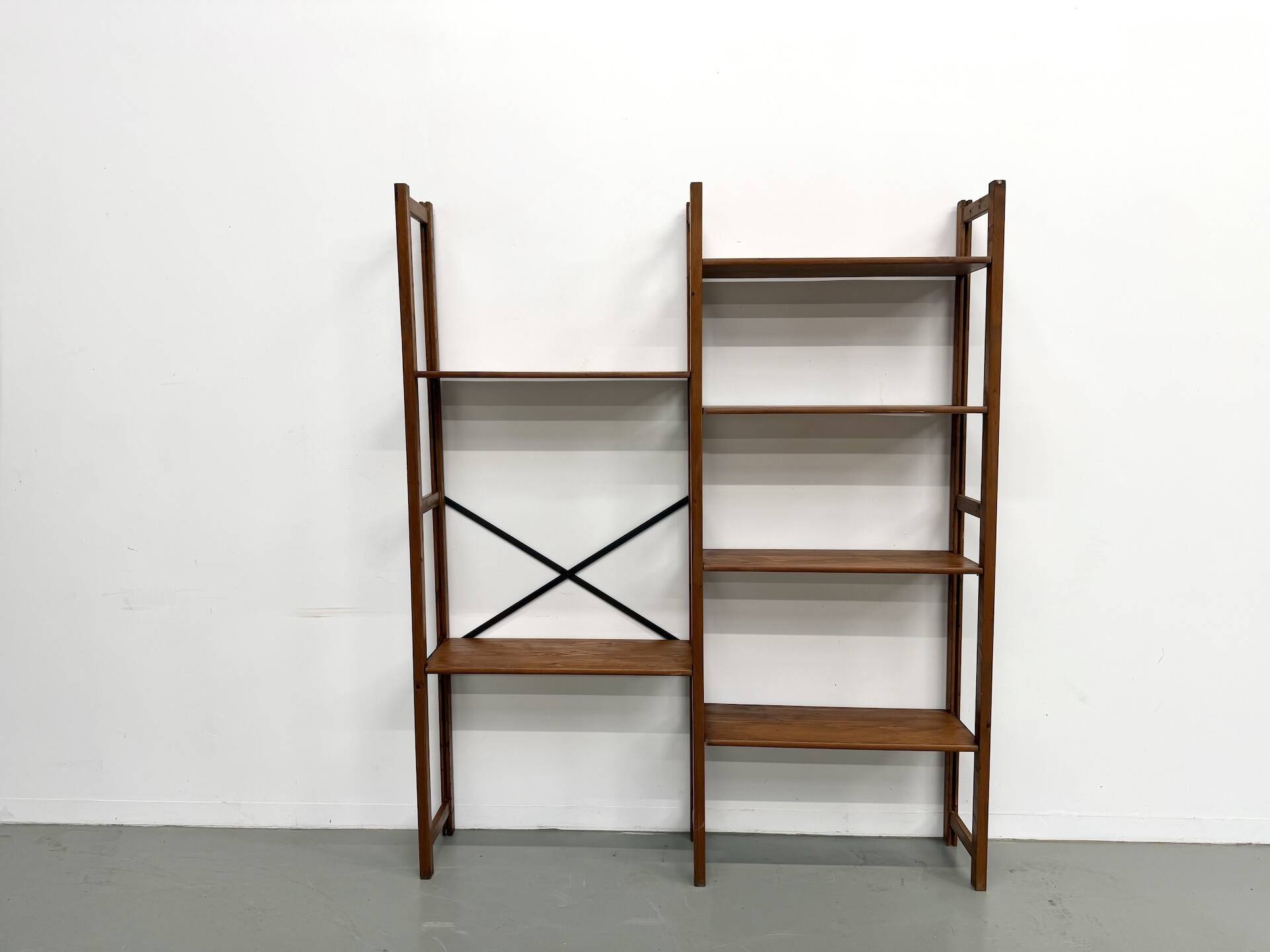 XXL Modernist Library in Solid Pine – 1950s Design – L164 cm