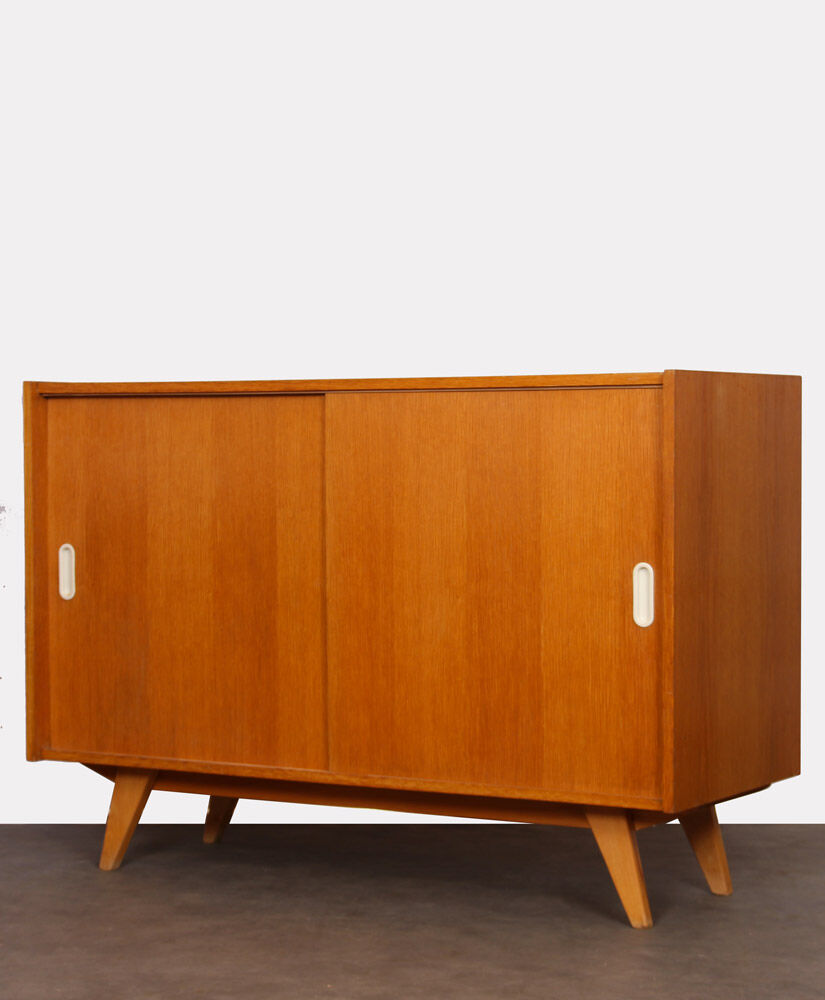 Commode en chêne, modèle U-452, par Jiri Jiroutek pour Interier Praha, 1960